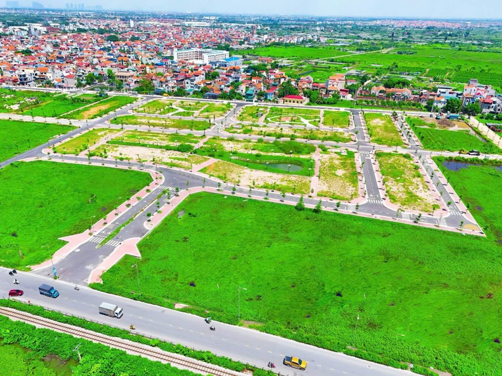 Dự án sở hữu vị trí thuận lợi, nằm liền kề trục đường lớn, hạ tầng hoàn thiện giúp gia tăng giá trị bất động sản.
